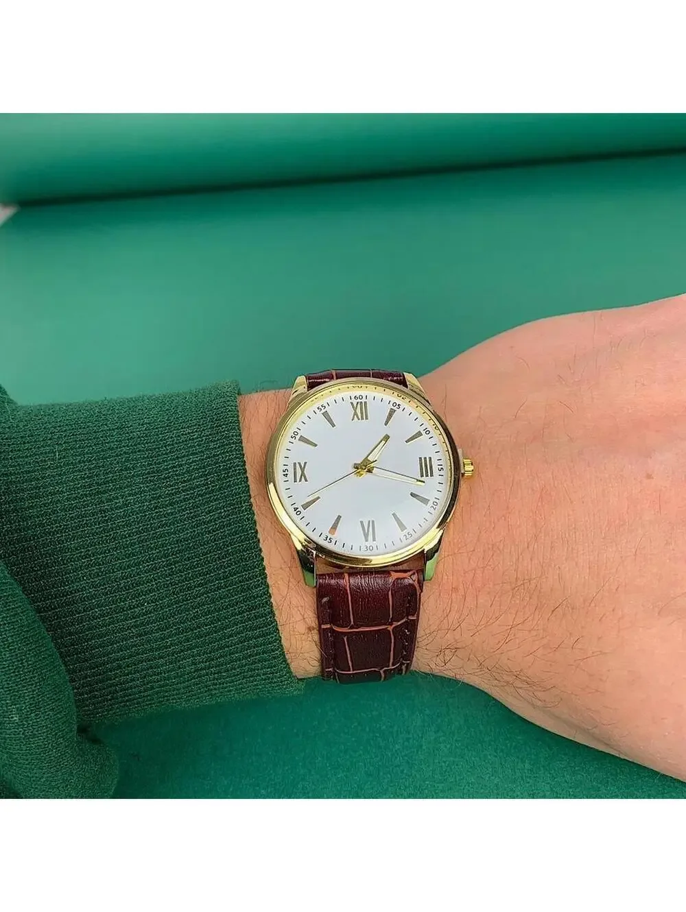 Vintage Minimalist Brown Gold Leather Essential Watch 9 Inch Unisex